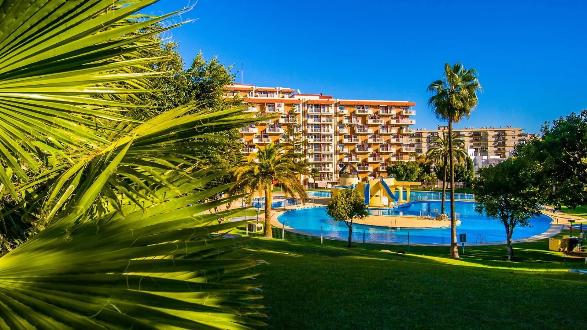 532 Minerva Apartamentos- Vistas Al Mar Y A La Piscina - Excelente Ubicacion Бенальмадена Апартаменты