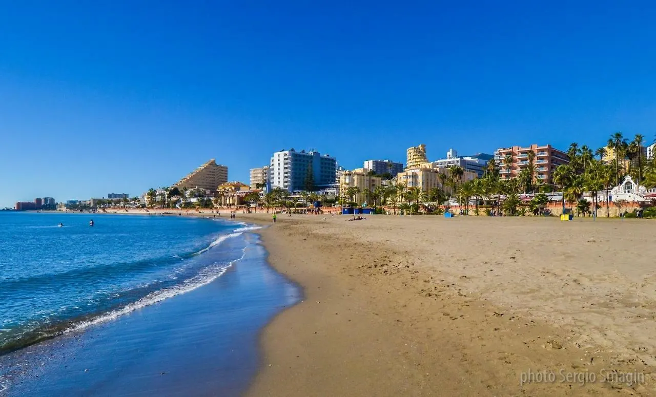 532 Minerva Apartamentos- Vistas Al Mar Y A La Piscina - Excelente Ubicacion Бенальмадена